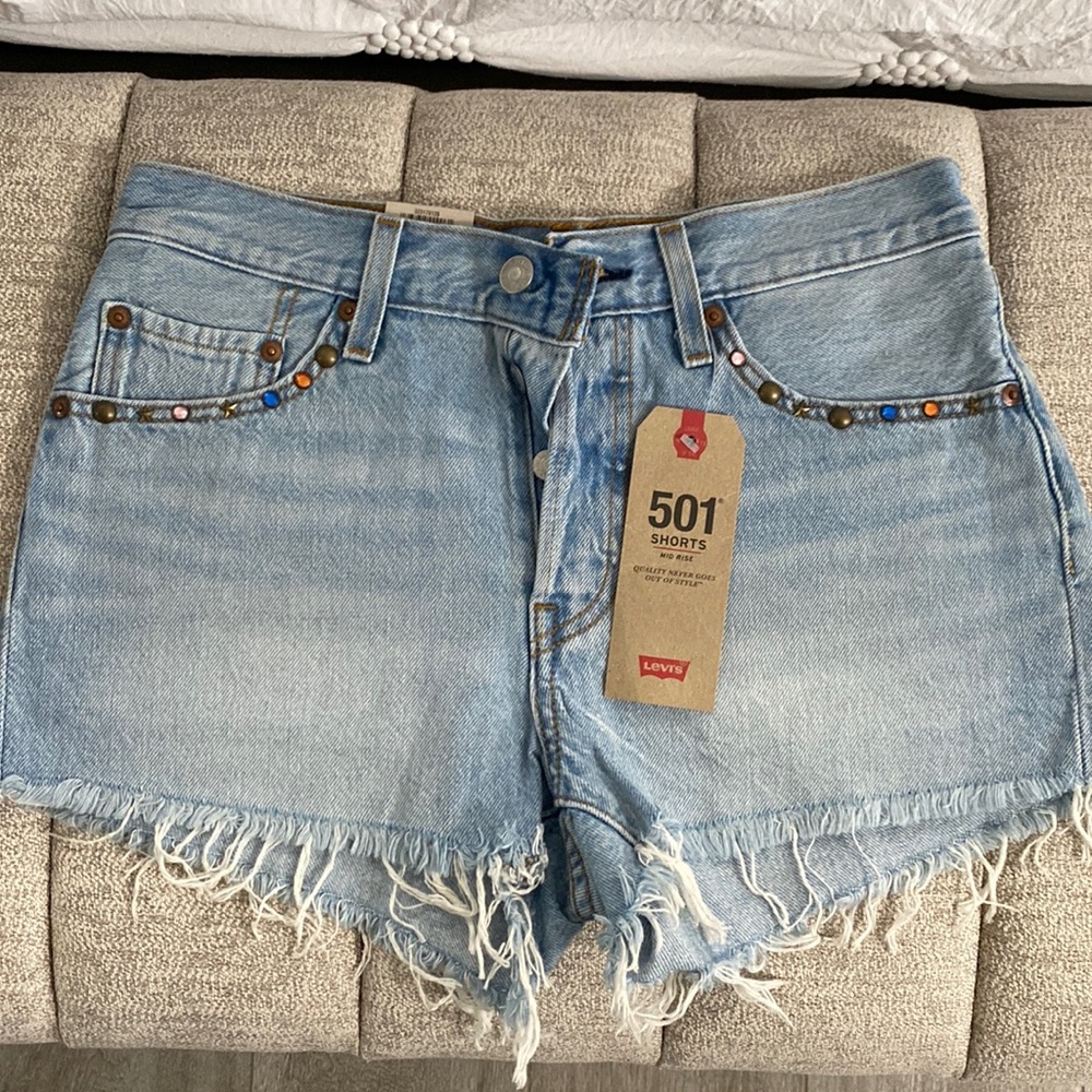 Levis 501 mid rise shorts NWT